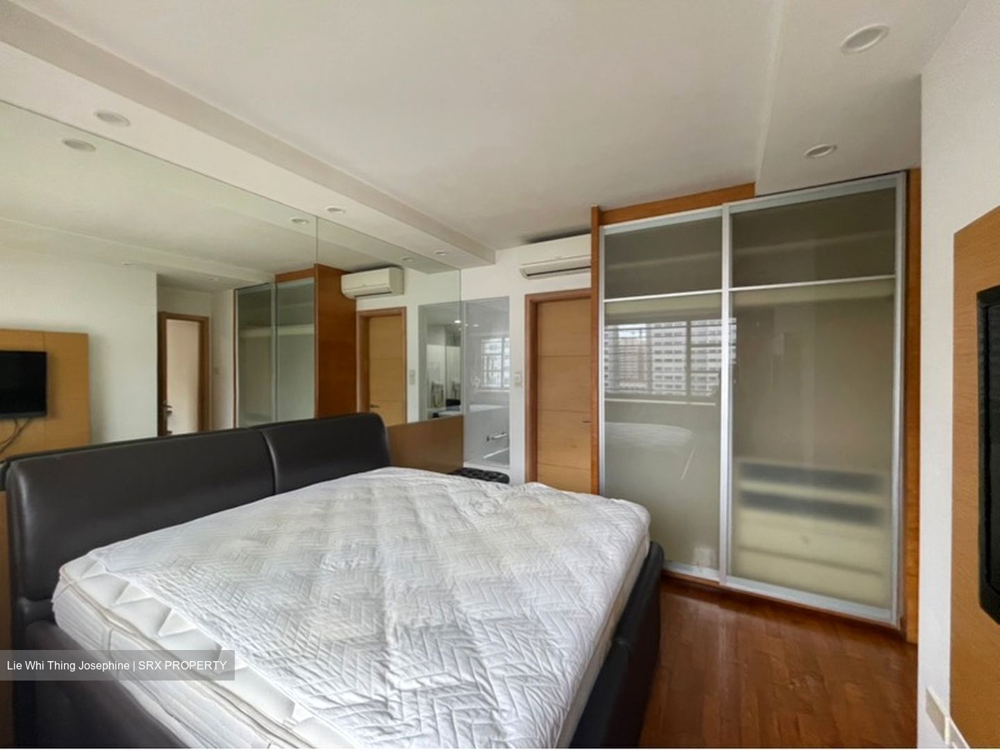 Le Crescendo (D14), Condominium #588178561